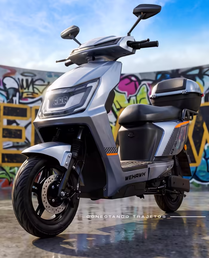 Scooter elétrica WeHawk prata com bagageiro traseiro